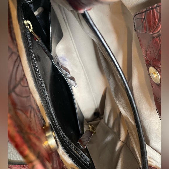 Vintage Brahmin Red Floral Embossed Leather Shoulder Bag w/ Interior Storage - Picture 12 of 14